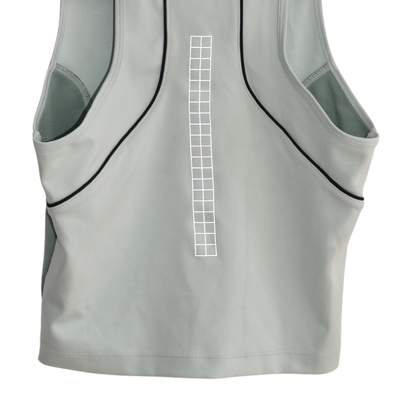 LIMITED EDITION NIKE SPORTS TANK - Picture 3 of 3